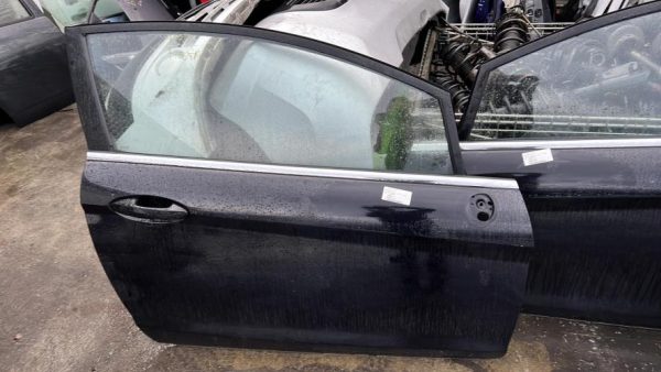 Porte avant droit FORD FIESTA 6 PHASE 1 Diesel image 1