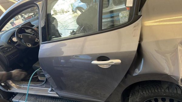 Porte arriere gauche RENAULT MEGANE 3 PHASE 1 Diesel image 1