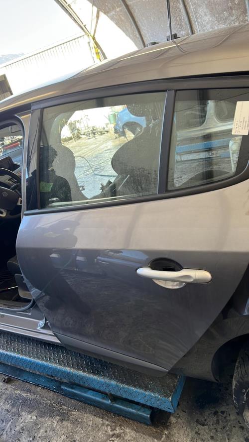 Porte arriere gauche RENAULT MEGANE 3 PHASE 1 Diesel image 2