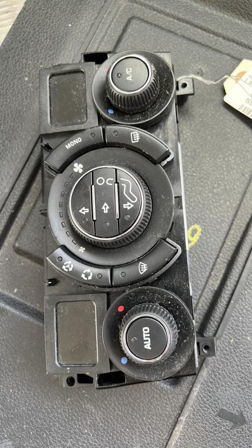 Commande chauffage PEUGEOT 3008 1 PHASE 1 Diesel image 1