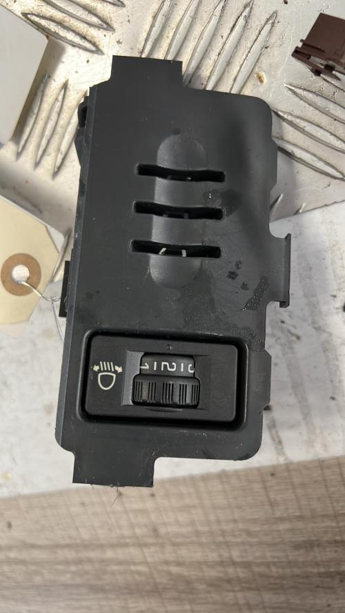 Commande de reglage hauteur de phare PEUGEOT 3008 1 PHASE 1 Diesel image 1