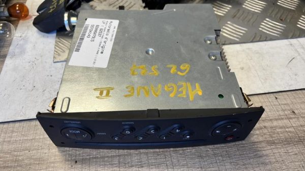Autoradio d'origine RENAULT MEGANE 2 PHASE 1 Diesel image 1