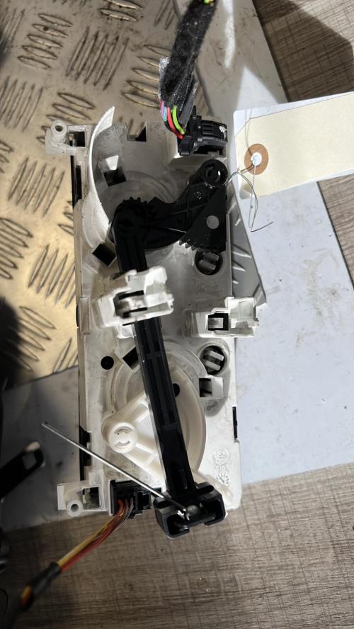 Commande chauffage PEUGEOT 308 1 PHASE 2 Diesel image 2