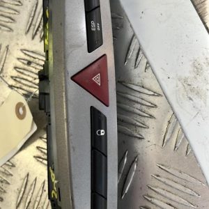 Bouton de warning PEUGEOT 308 1 PHASE 2 Diesel image 1