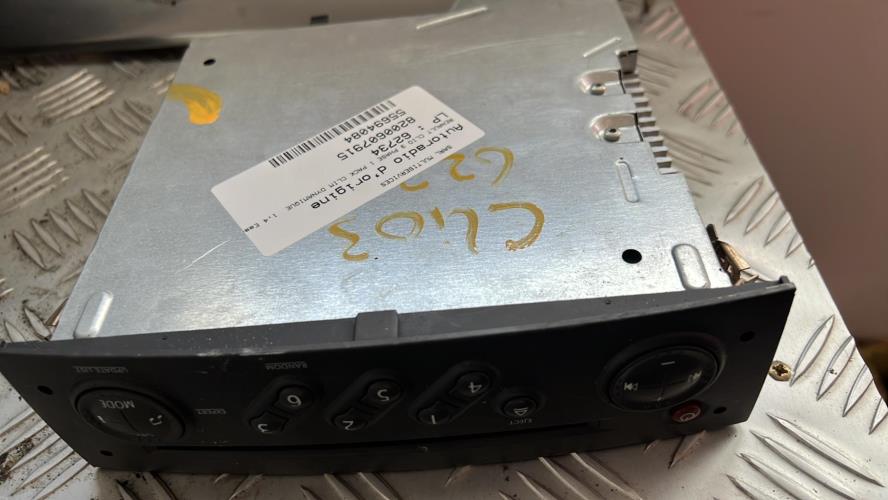 Autoradio d'origine RENAULT CLIO 3 PHASE 1 Essence image 1