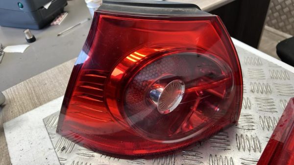 Feu arriere principal gauche (feux) VOLKSWAGEN GOLF 5 BREAK Diesel image 1