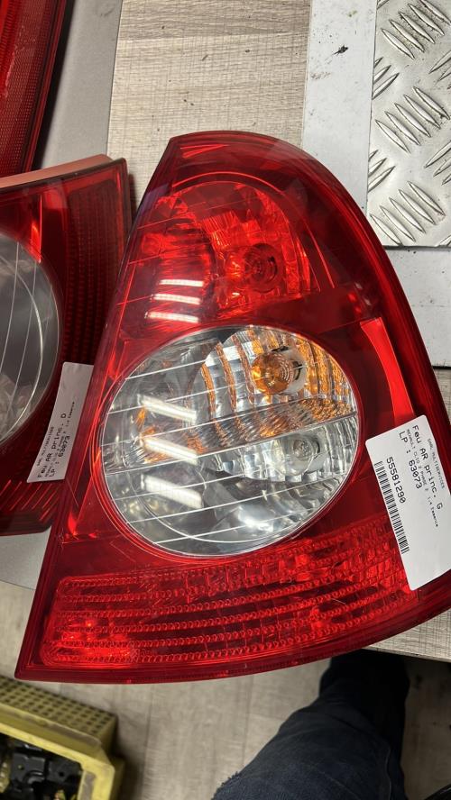 Feu arriere principal gauche (feux) RENAULT CLIO 2 PHASE 2 Essence image 1