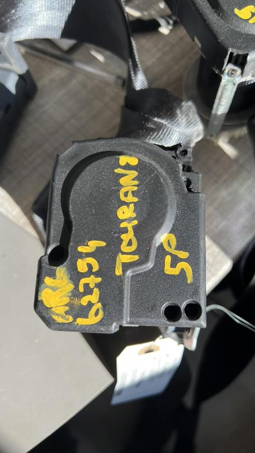 Ceinture arriere gauche VOLKSWAGEN TOURAN 2 Diesel image 1