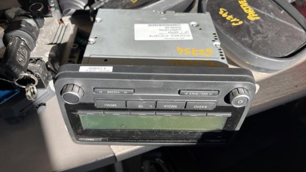 Autoradio d'origine VOLKSWAGEN TOURAN 2 Diesel image 1