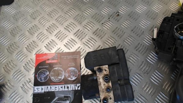 Bloc ABS (freins anti-blocage) CITROEN C3 2 PHASE 1 Essence image 2