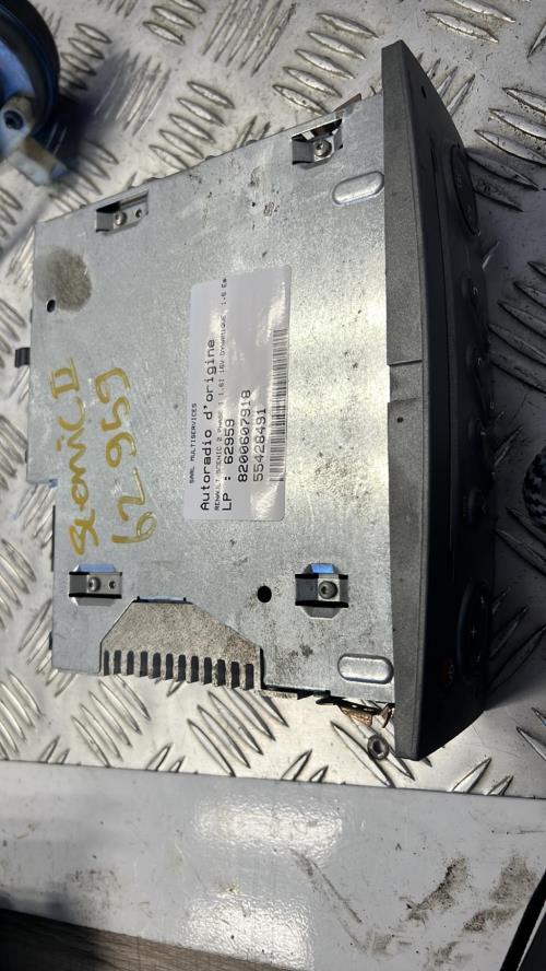 Autoradio d'origine RENAULT SCENIC 2 PHASE 1 Essence image 1