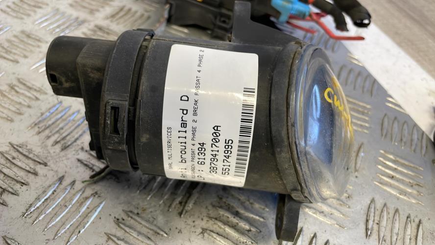 Anti brouillard droit (feux) VOLKSWAGEN PASSAT 4 PHASE 2 BREAK Diesel image 1