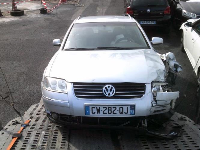 Anti brouillard droit (feux) VOLKSWAGEN PASSAT 4 PHASE 2 BREAK Diesel image 2