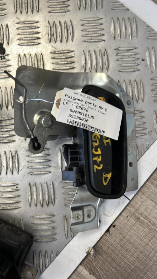 Poignee porte avant droit CITROEN BERLINGO 1 PHASE 2 Diesel image 1