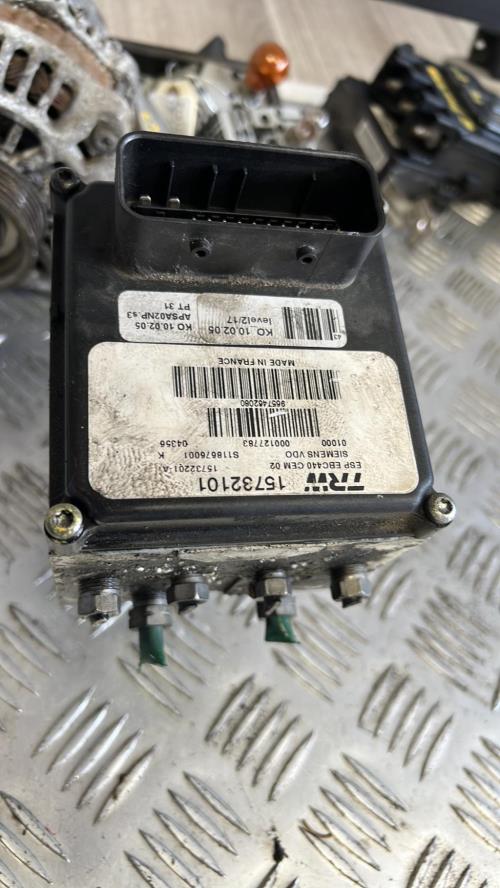 Bloc ABS (freins anti-blocage) PEUGEOT 407 PHASE 1 Diesel image 1