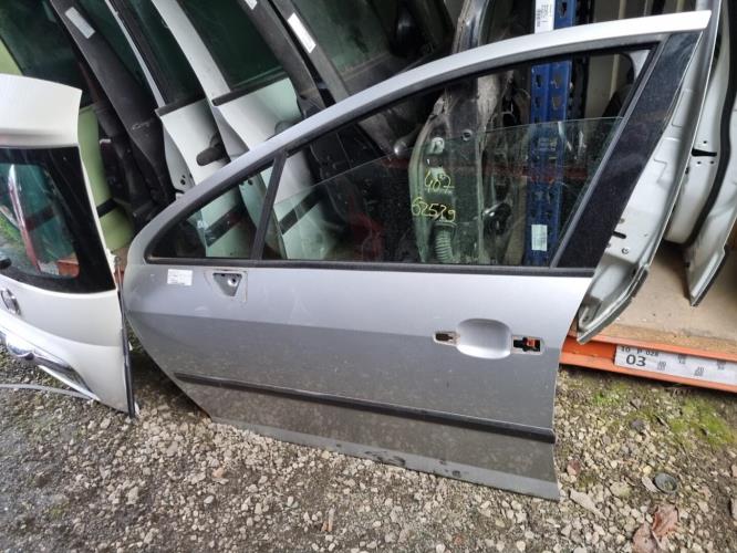 Porte avant gauche PEUGEOT 407 PHASE 1 Diesel image 1