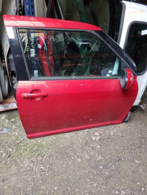 Porte avant droit SUZUKI SWIFT 3 Essence image 1