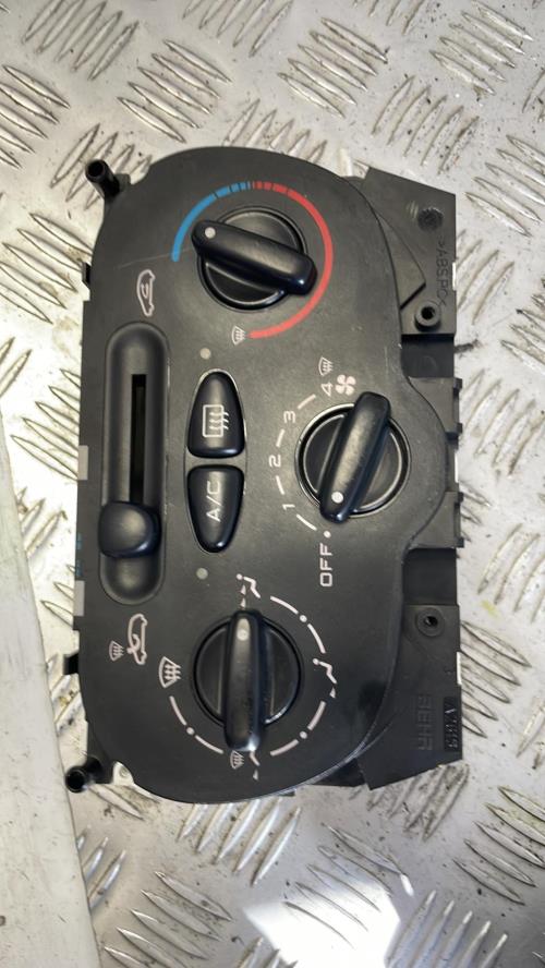 Commande chauffage PEUGEOT 206+ Diesel image 1