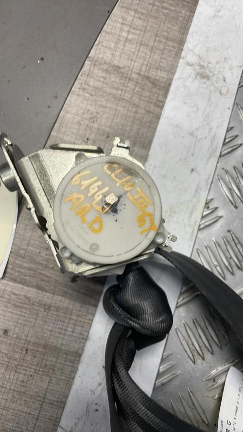 Ceinture arriere droit RENAULT CLIO 3 PHASE 2 Diesel image 1