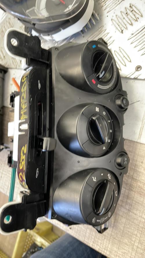 Commande chauffage MAZDA 2 2 PHASE 2 Diesel image 1