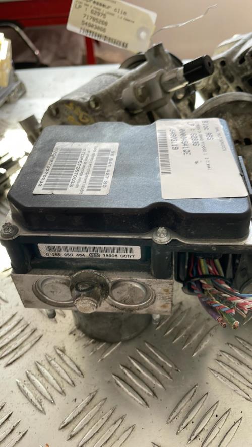 Bloc ABS (freins anti-blocage) CITROEN C4 GRAND PICASSO 1 Diesel image 1