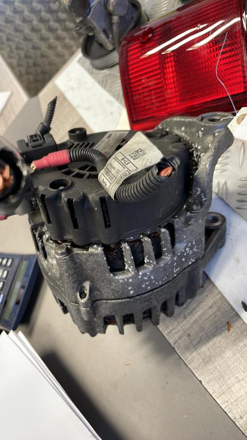 Alternateur BMW SERIE 5 E60 PHASE 2 Diesel image 1