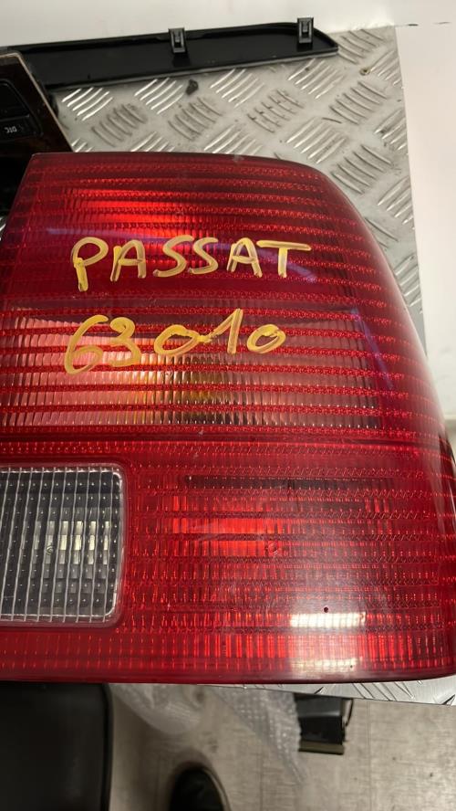 Feu arriere principal droit (feux) VOLKSWAGEN PASSAT 4 PHASE 1 Diesel image 1
