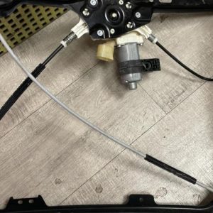 Leve vitre electrique avant gauche BMW SERIE 5 E60 PHASE 2 Diesel image 1