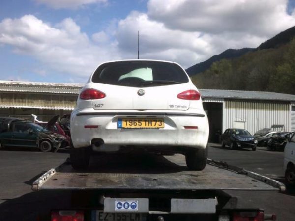 Pare choc arriere ALFA ROMEO 147 PHASE 1 Essence image 4