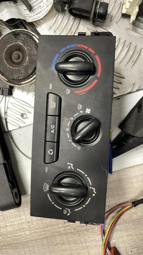 Commande chauffage PEUGEOT 207 PHASE 1 Diesel image 1