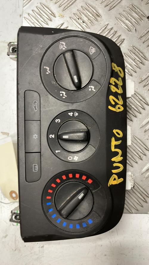 Commande chauffage FIAT GRANDE PUNTO Diesel image 1