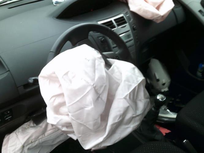 Cremaillere assistee TOYOTA YARIS 2 PHASE 2 Diesel image 4