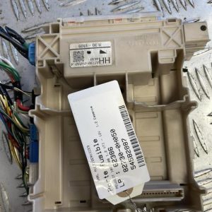 Porte fusible PEUGEOT 108 Essence image 1
