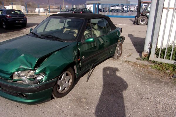 Custode avant droit PEUGEOT 306 PHASE 2 CABRIOLET Essence image 4