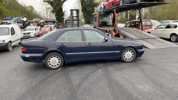 Feu arriere secondaire gauche (feux) MERCEDES CLASSE E 210 PHASE 2 Diesel image 6