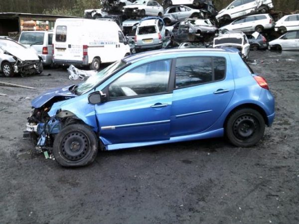 Ecran GPS RENAULT CLIO 3 PHASE 2 Diesel image 3