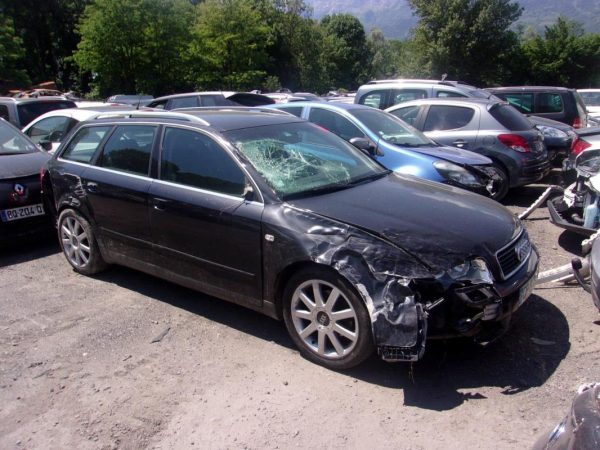 Bloc ABS (freins anti-blocage) AUDI A4 2 AVANT PHASE 1 BREAK Diesel image 4