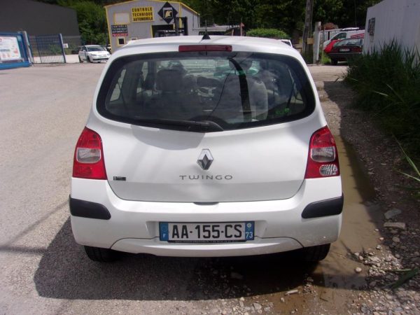 Calculateur moteur RENAULT TWINGO 2 PHASE 1 ESSENCE image 5