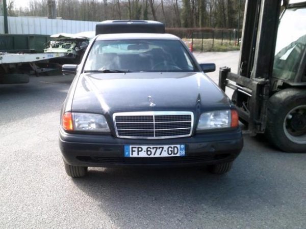 Aile avant droit MERCEDES CLASSE C 202 PHASE 1 Diesel image 2