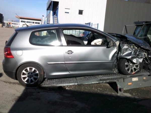 Serrure avant droit VOLKSWAGEN GOLF 5 Diesel image 4