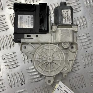 Moteur leve vitre avant droit VOLKSWAGEN image 1