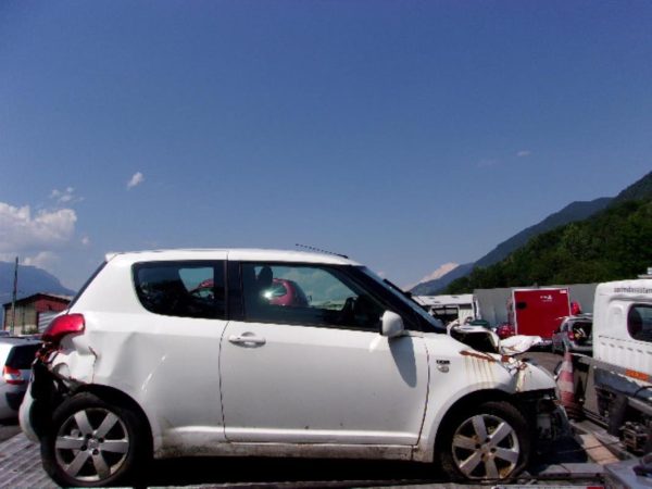 Feu arriere principal gauche (feux) SUZUKI SWIFT 3 Diesel image 3