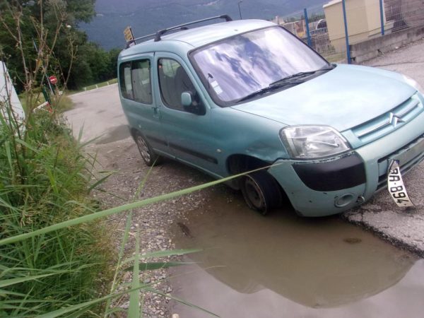 Calandre CITROEN BERLINGO 1 PHASE 2 Diesel image 2