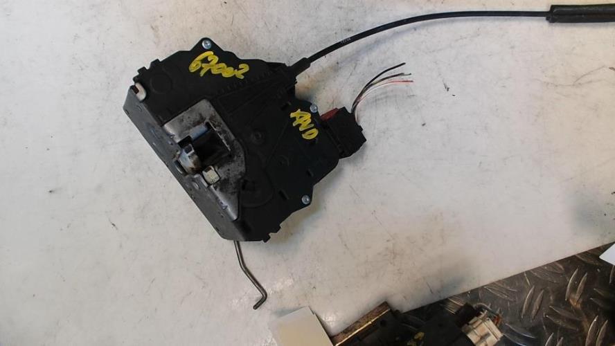 Serrure avant droit OPEL CORSA D PHASE 1 Diesel image 3