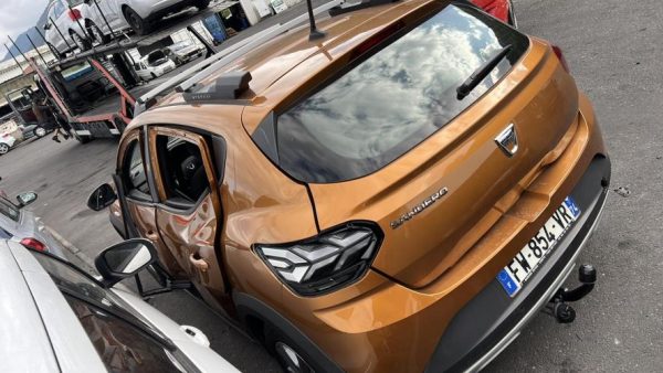 Volant DACIA SANDERO 3 Essence image 7