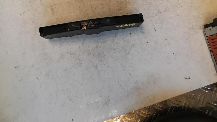 Bouton de warning OPEL ZAFIRA B PHASE 1 Diesel image 2