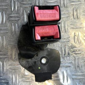 Attache ceinture arriere droit RENAULT CLIO 2 CAMPUS PHASE 1 Diesel image 1