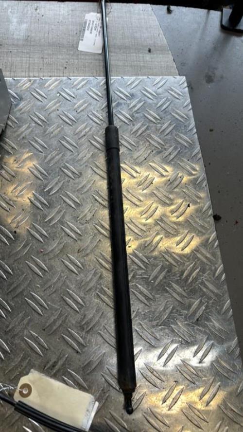 Verin de capot RENAULT MEGANE 3 PHASE 1 BREAK Diesel image 3