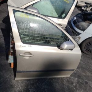 Porte avant droit SKODA OCTAVIA 2 PHASE 1 BREAK Diesel image 1