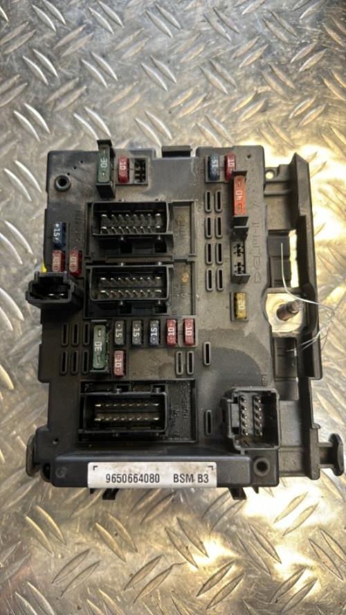 Boitier servitude moteur (BSM) PEUGEOT 307 PHASE 1 Diesel image 2